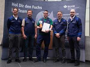 BMW Group Werk Leipzig erhält Sicherheitspreis "Schlauer Fuchs" der BGHM